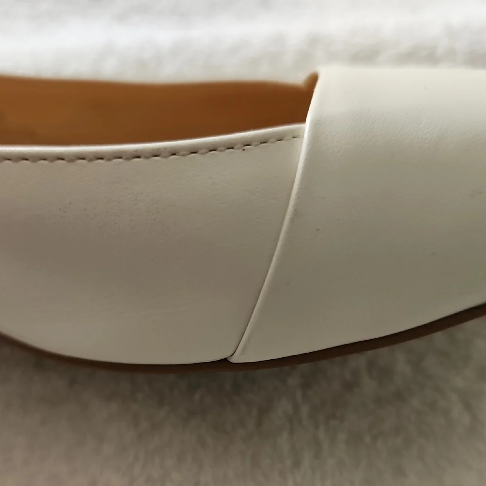 Talbots 8.5 Elegant Cream Pointed Slingback Flats. - Picture 10 of 10